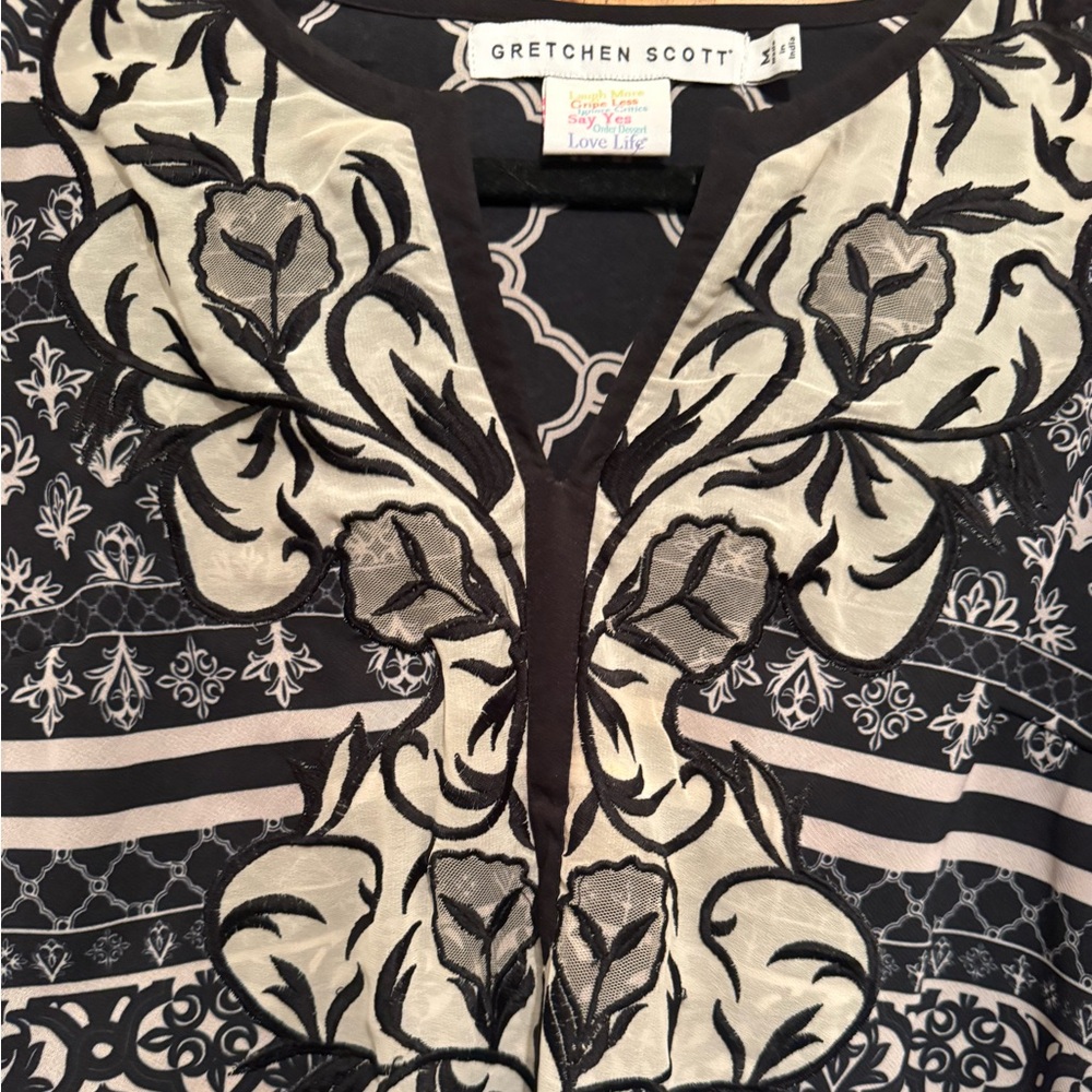 Gretchen Scott- Multi Muted Colors Black/White- 3/4 sleeve
(Goddess) - Picture 6 of 7